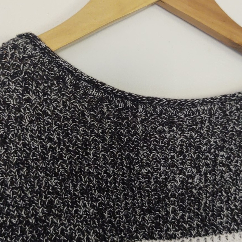 Hollister Black/ White striped knit sweater sz S - Picture 8 of 9